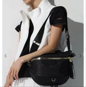 누에르 메탈 지퍼 숄더백