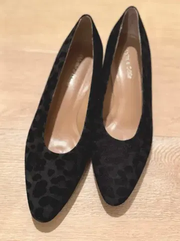 새상품급 ODETTE E ODILE 펌프스 레오파드