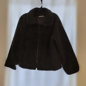 보아 소재 집업 자켓