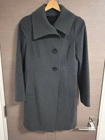 그레이 울 혼방 버튼 달린 롱 코트