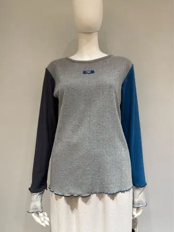 새상품 이번 시즌 에이미 로우 랜덤 골지 메로 상의 그레이