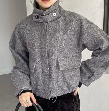 Thevon 제본 부클레 스탠드 래글런 자켓