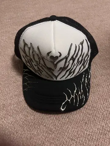 메탈릭 자수 메쉬 캡 zero gravity