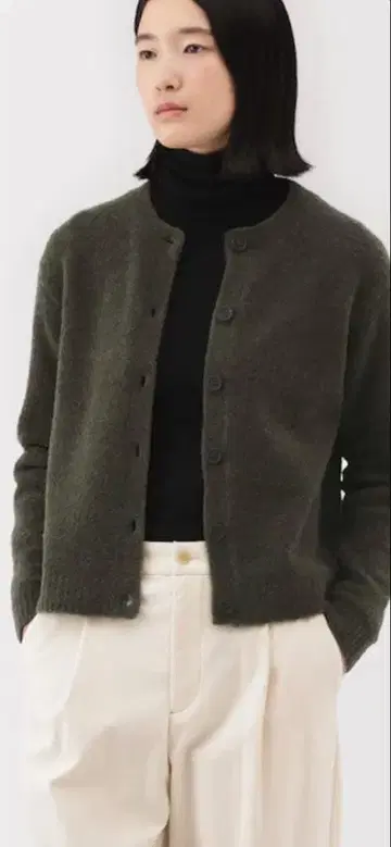 무인 울 혼방 부클레 크루넥 가디건