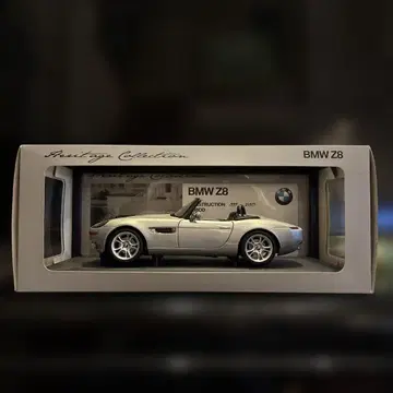 BMW Z8 Heritage Collection 1/18