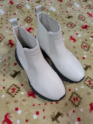 [ 새상품 ] PUMA 푸마 사이드 고어 부츠 화이트 24.5