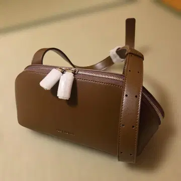 ADD CULUMN 브라운 BODYBAG