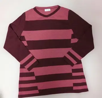 새상품 세시오세라 V넥 긴팔 니트