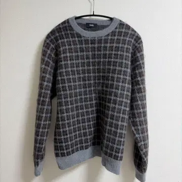 SHIPS 그레이 계열 체크 무늬 니트 스웨터