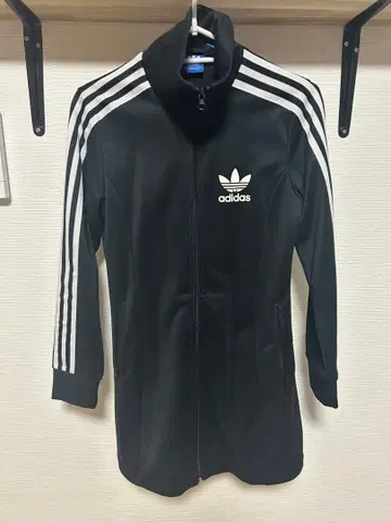 adidas 블랙 집업 원피스