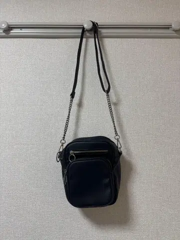 블랙 박스형 숄더백