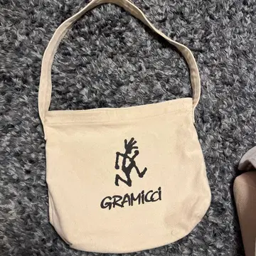 GRAMICCI 베이지 토트백
