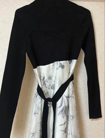 머큐리 듀오 플라워 도킹 코르셋 니트 원피스 블랙