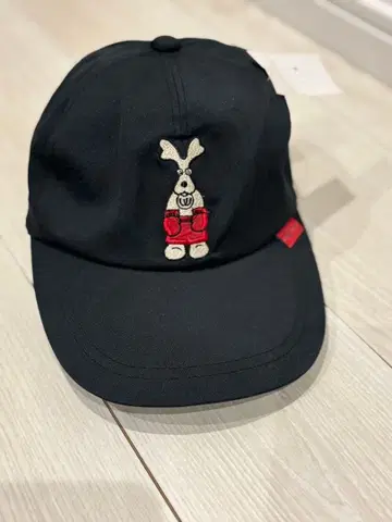 M.U 스포츠 택 포함 새상품 토끼 자수 캡 블랙