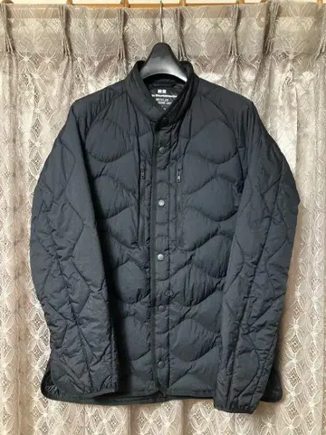 화이트 마운티니어링 유니클로 S 하이브리드 다운 자켓