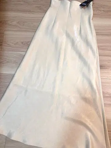 아이보리 광택 롱 스커트 XS