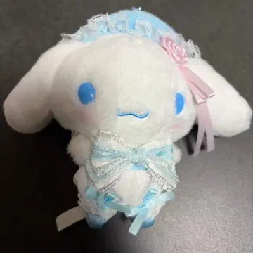 산리오 시나모롤 화이트 프릴 디자인 시리즈 마스코트 홀더