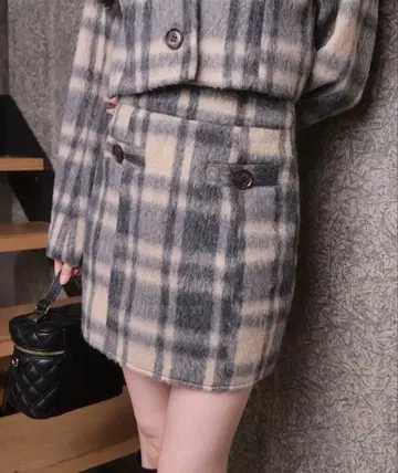 LIP SERVICE 샤기 체크 사다리꼴 스커트