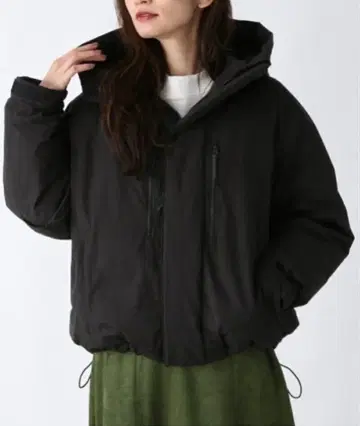 지나시스 박스 실루엣 다운 자켓 블랙