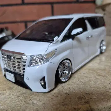 완성품 프라모델