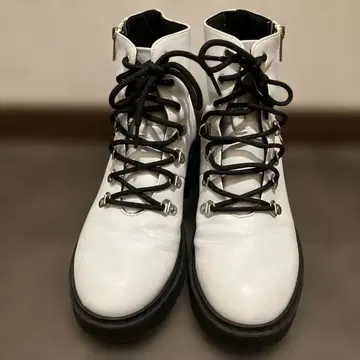 스케쳐스 화이트 통굽 밀리터리 레이스업 부츠 합성 피혁