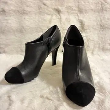 컨디션 최상 DIANA 다이애나 천연 가죽 캡토 부티 (21.5cm)