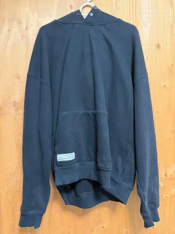 SUPPLIER 후드 로고 후드티 블랙