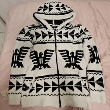 이글 디자인 후드 부착 자켓