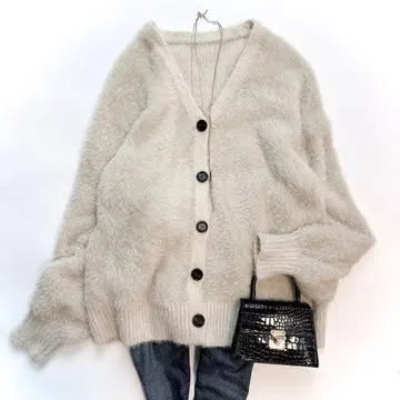 새상품급 벌스데이 바쉬 샤기 니트 가디건 베이지 계열