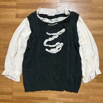 엑시즈팜 펄 프릴 블라우스 니트 도킹 디자인 M