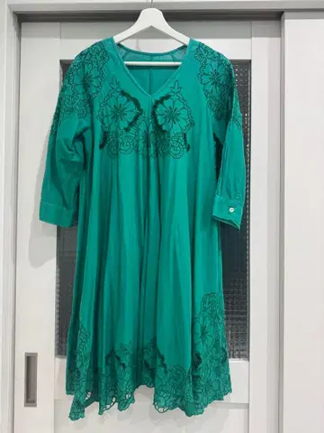 GAGE CONTINENTAL 터콰이즈 자수 롱 원피스 36