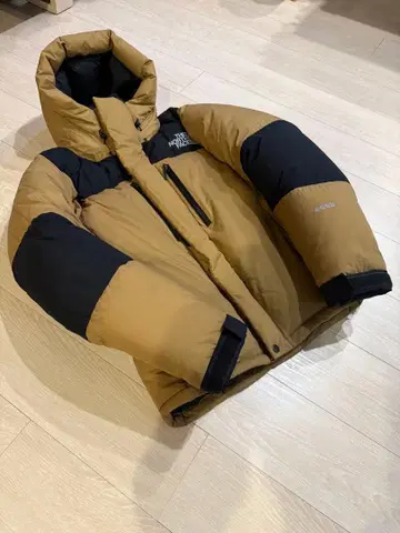 The North Face 다운 자켓 브라운/블랙