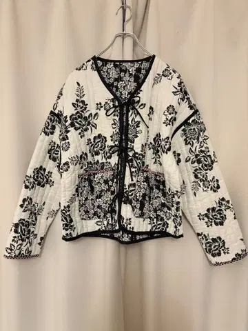 ZARA 플로럴 프린트 노카라 퀼팅 자켓 리버서블