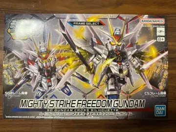SD 건담 크로스 실루엣 마이티 스트라이크 프리덤 건담