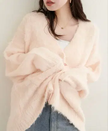 미사용 새상품 natural couture 샤기 기모 V넥 니트 가디건