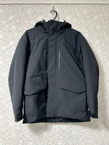 새상품급 유니클로 하이브리드 다운 후드티 블랙 사이즈 S