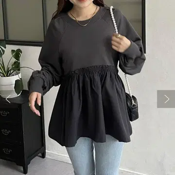 프릴 개더 절개 페플럼 맨투맨