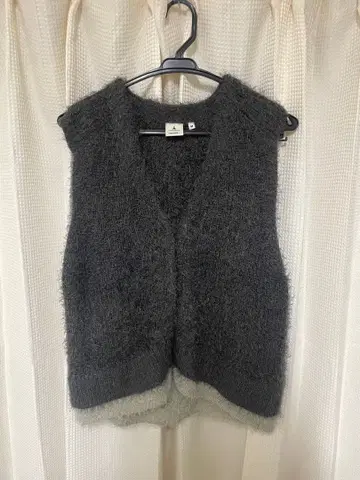 니코앤드 - 레이어드 페더 베스트 차콜 그레이 M 완판템