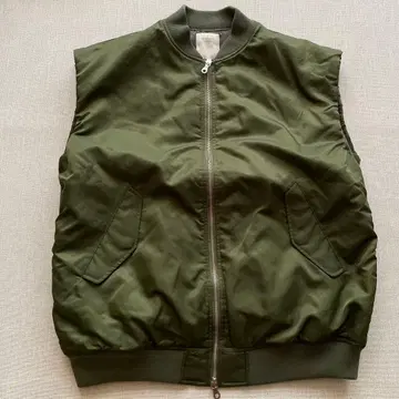 비잉 바이 빔즈 BEAMS MA-1 베스트 카키 M