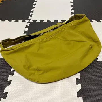 유니클로 숄더백