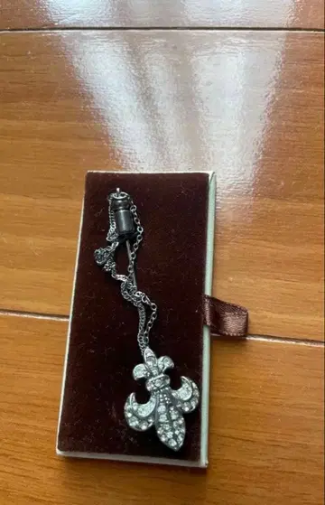 플뢰르 드 리스 목걸이 플라워 디자인 실버