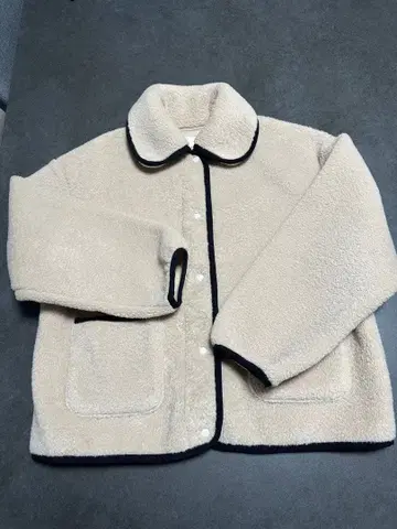 [ 새상품급 ] FREAK'S STORE 둥근 카라 컷 보아 자켓