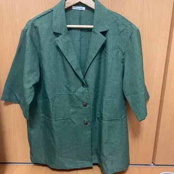 그린 숏 슬리브 자켓과 와이드 팬츠 세트