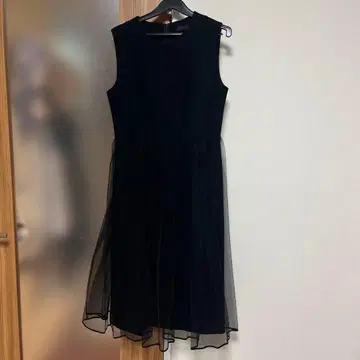 블랙 슬리브리스 쉬폰 원피스