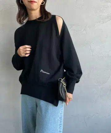 아메리카나 x 진즈 팩토리 별주 사이드 지퍼 컷 아웃 맨투맨