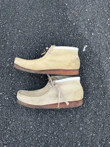 Clarks 왈라비 베이지