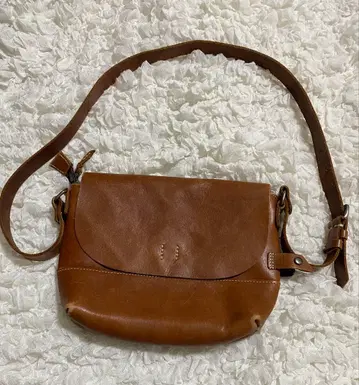 H1203 마노페스 브라운 가죽 숄더백