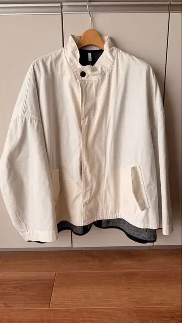 FIRMUM 화이트 자켓 S 사이즈