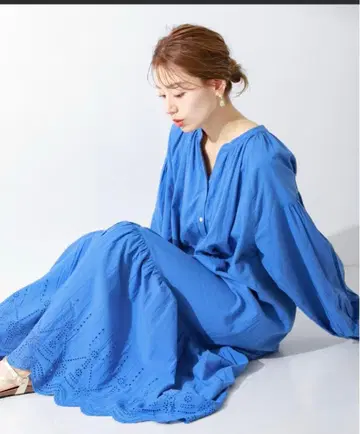 어반 리서치 코튼 보일 원피스 면 100 스캘럽 자수 V넥