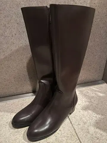다크 브라운 롱 부츠 지퍼 포함